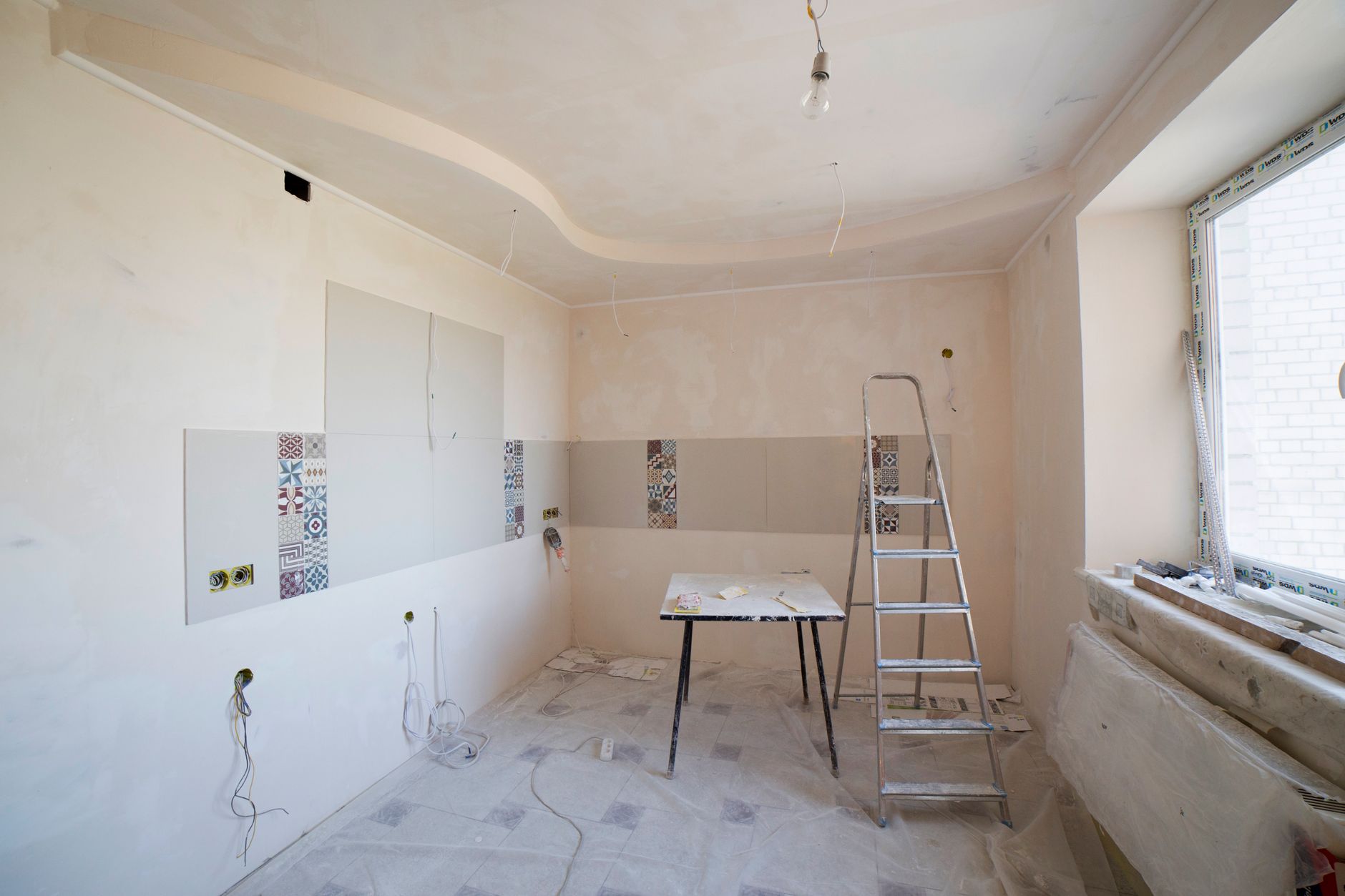 Køkken under renovering i en lejlighed
